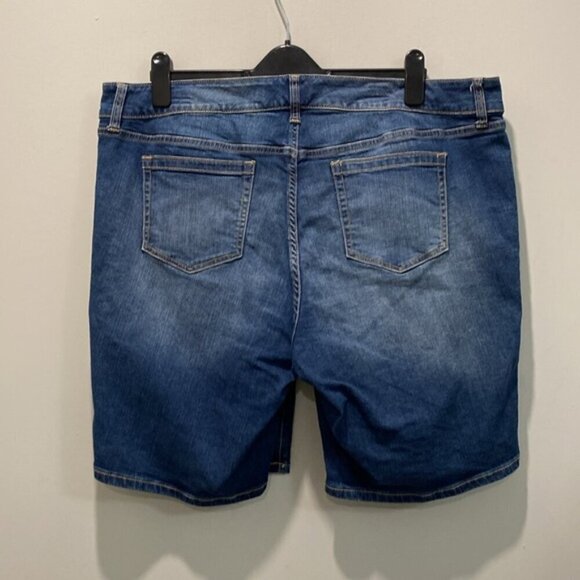 Torrid Blue Jean Shorts Size 18 - Picture 6 of 10